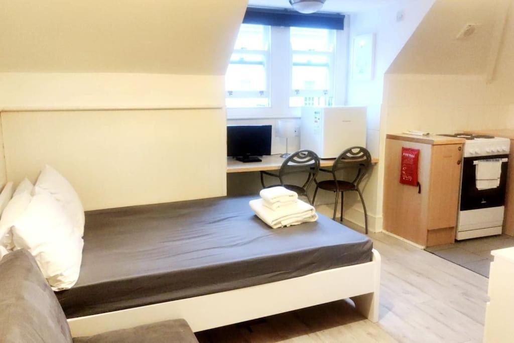 Finchley Road 16 Apartment