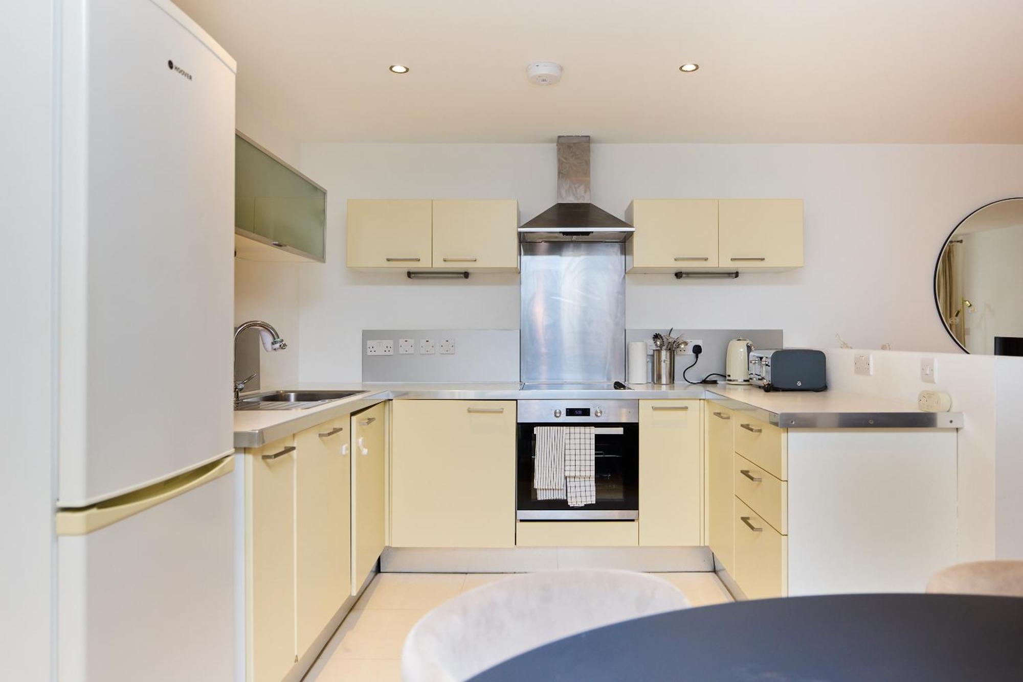 Apartamento The Gwendolen Retreat - Inviting 2bdr With Balcony *