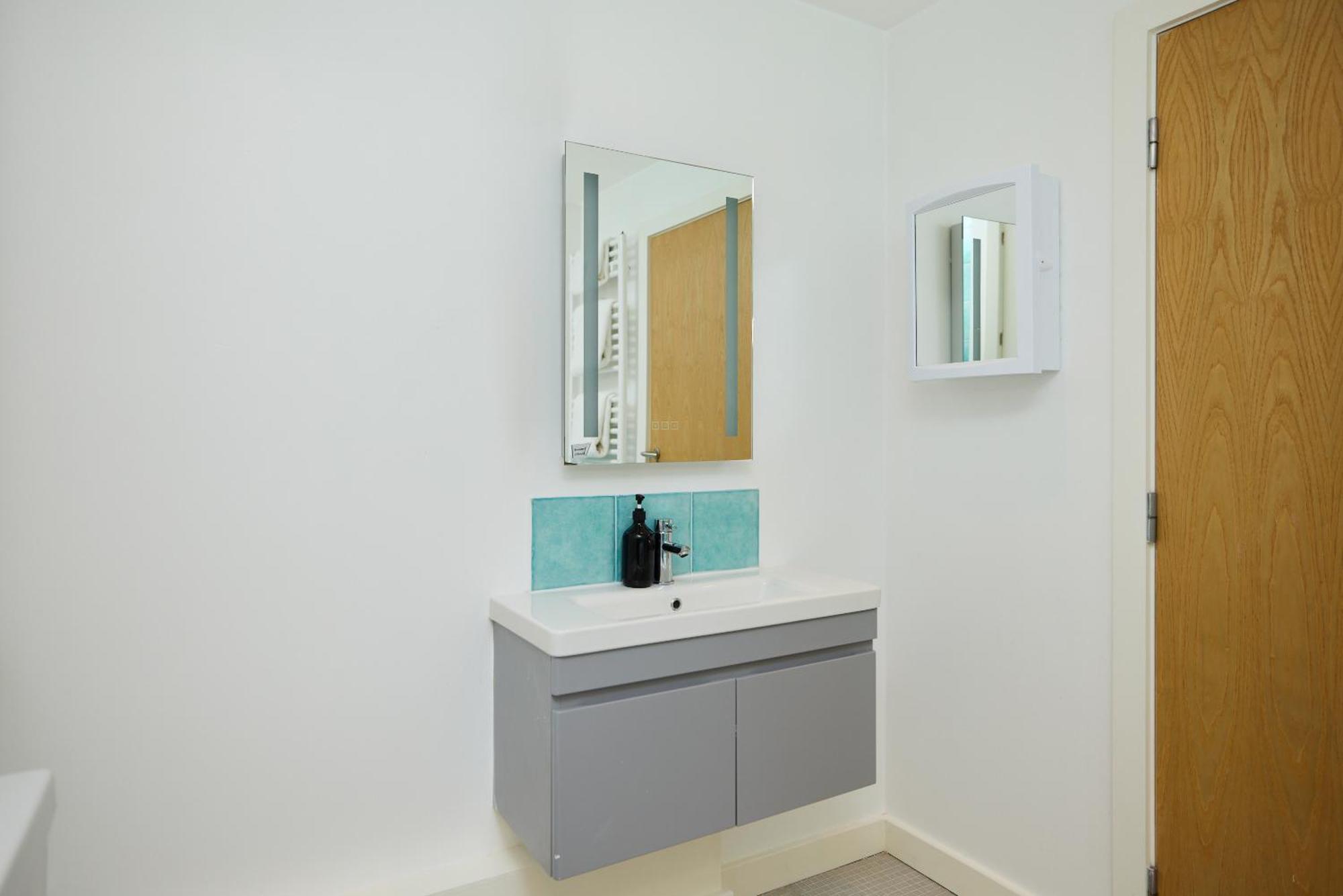 The Gwendolen Retreat - Inviting 2bdr With Balcony Apartamento