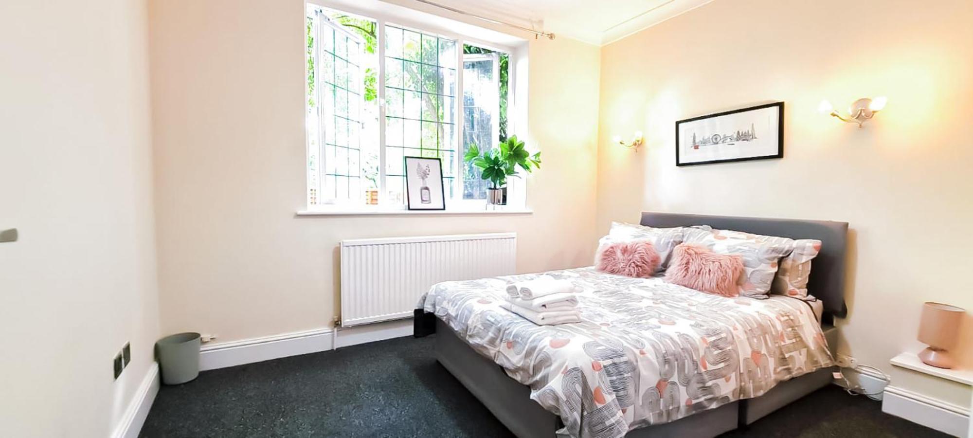 Cosy Near Hampstead Heath With Free On-site Parking & Private Gardens, Golders Green Apartamento