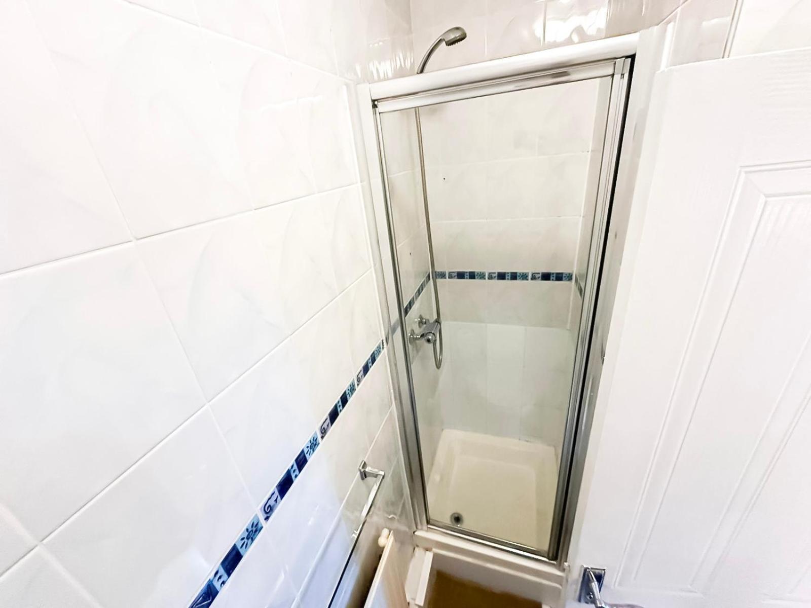 Cosy Near Hampstead Heath With Free On-site Parking & Private Gardens, Golders Green * Londres