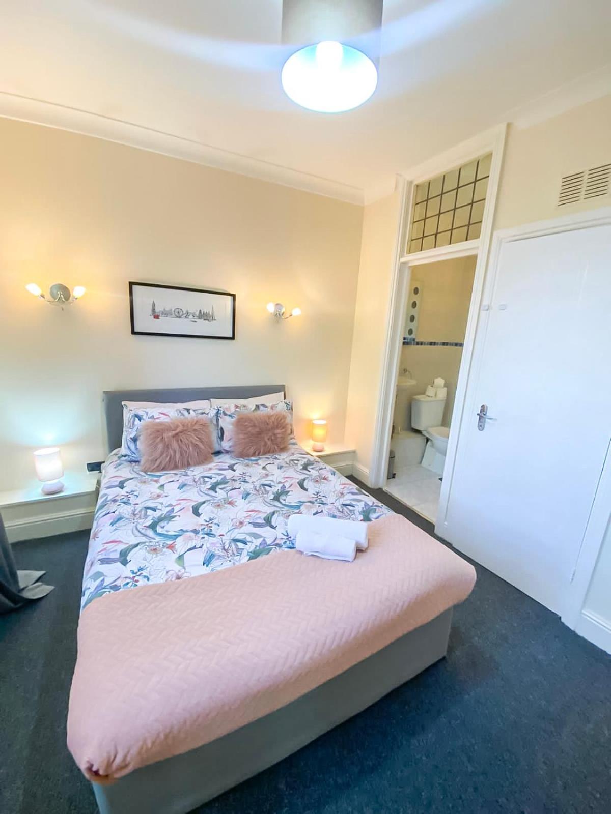 Cosy Near Hampstead Heath With Free On-site Parking & Private Gardens, Golders Green Apartamento *