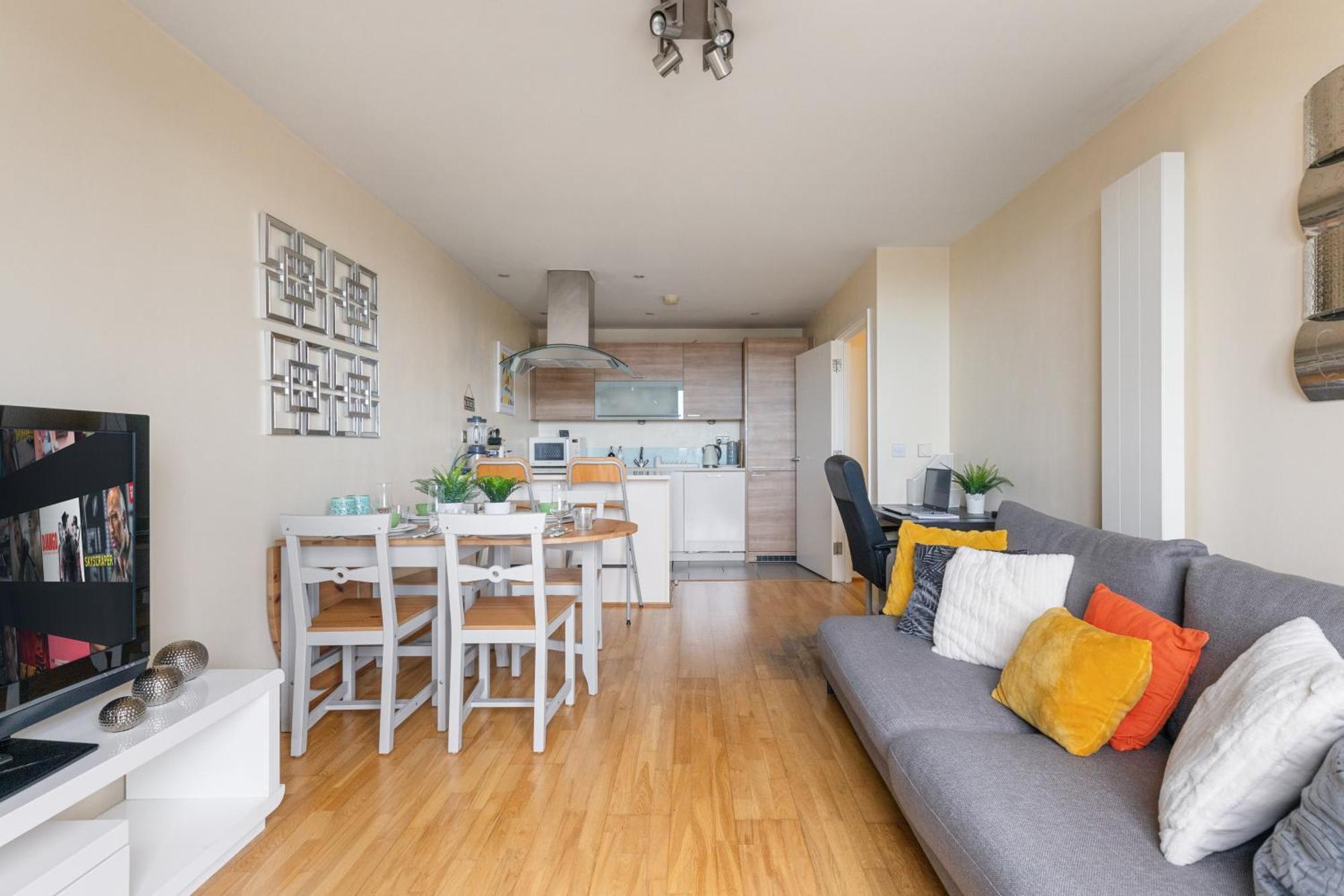 Stratford Skyview Apartment