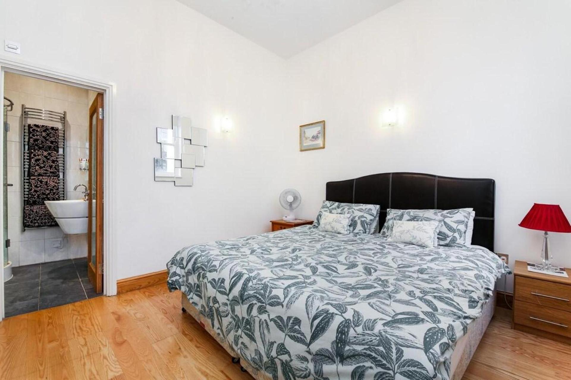 Specious Family Kensington House - 5 Bedrooms Сasa de vacaciones