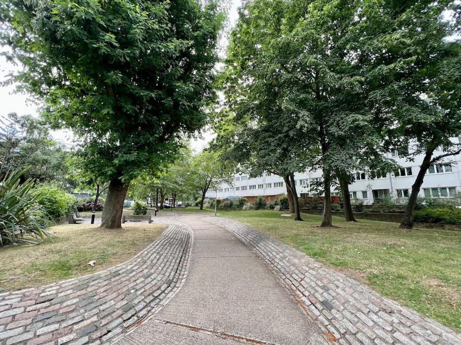 Canal View 2bd Flat - Regents Park! Londres