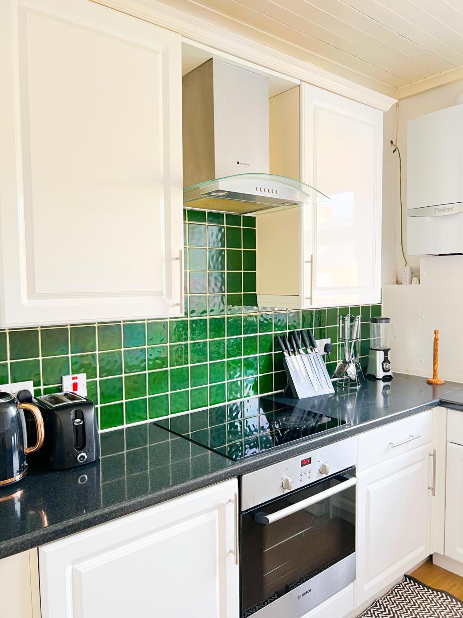 Welcome 2 Bedrooms Flat In Wimbledon * Londen