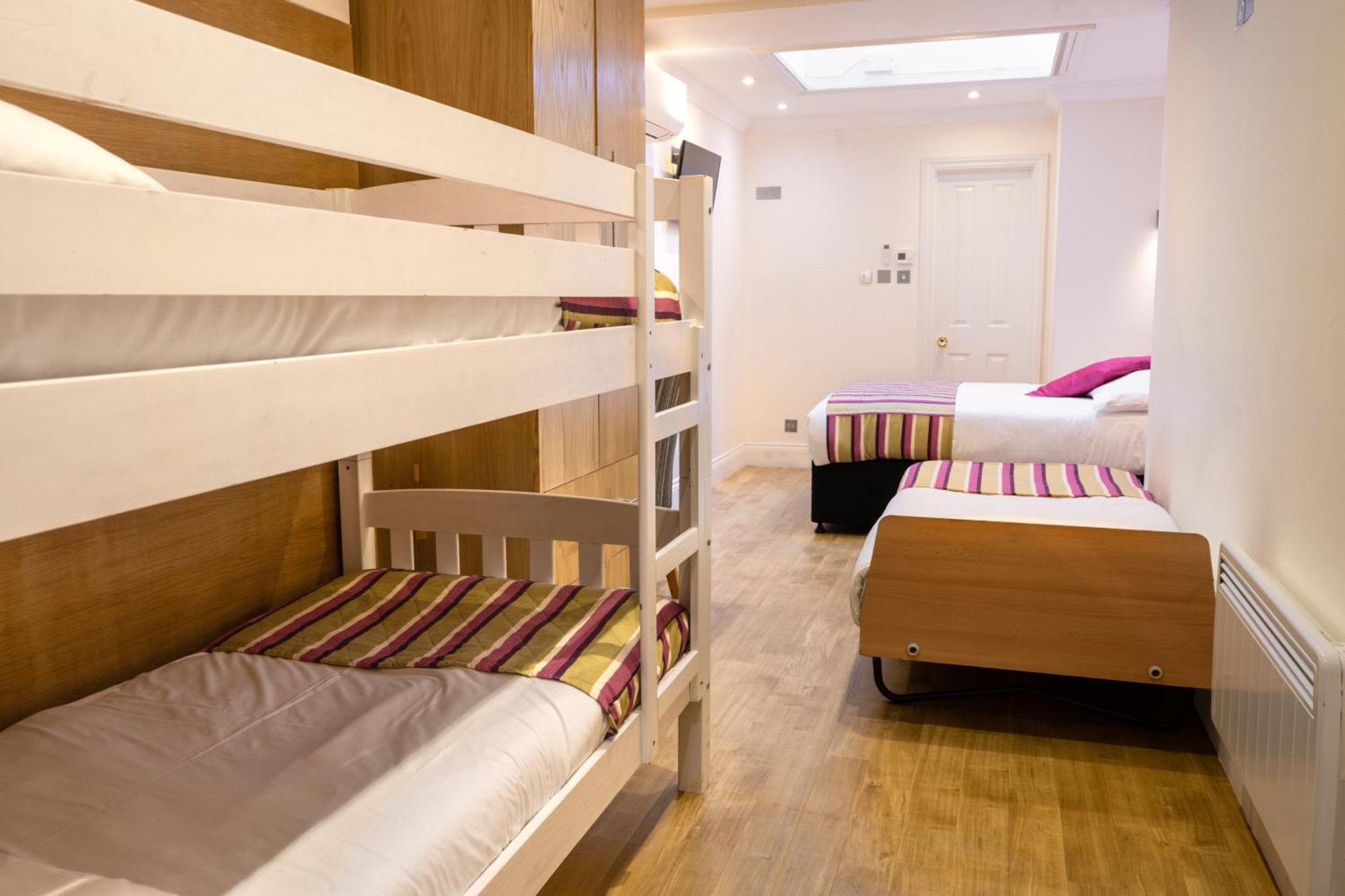 Athena Hotel 3*