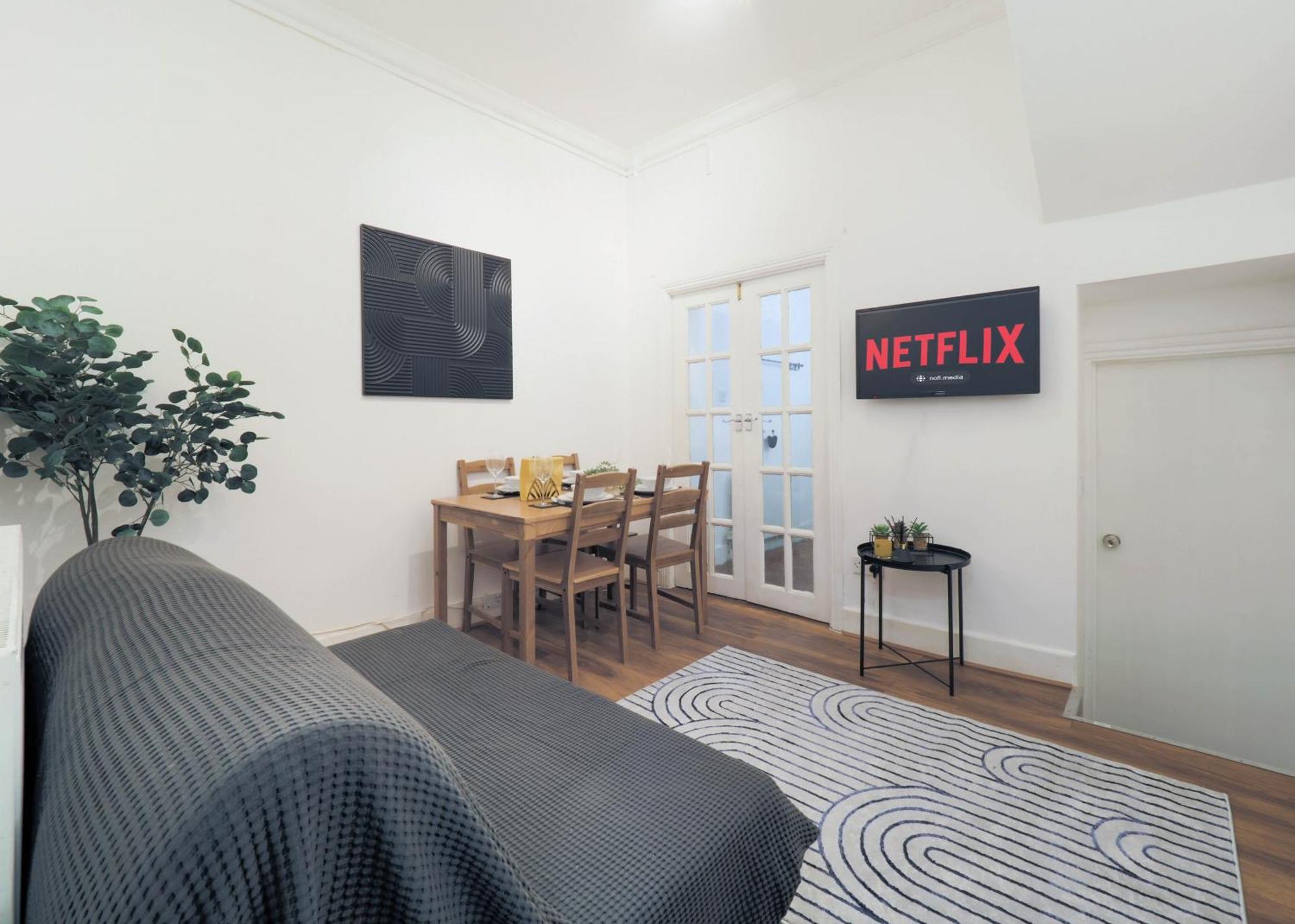 Appartement F1 Cozy 2 Bed Flat Opposite Olympia Sleeps 5 People Londen