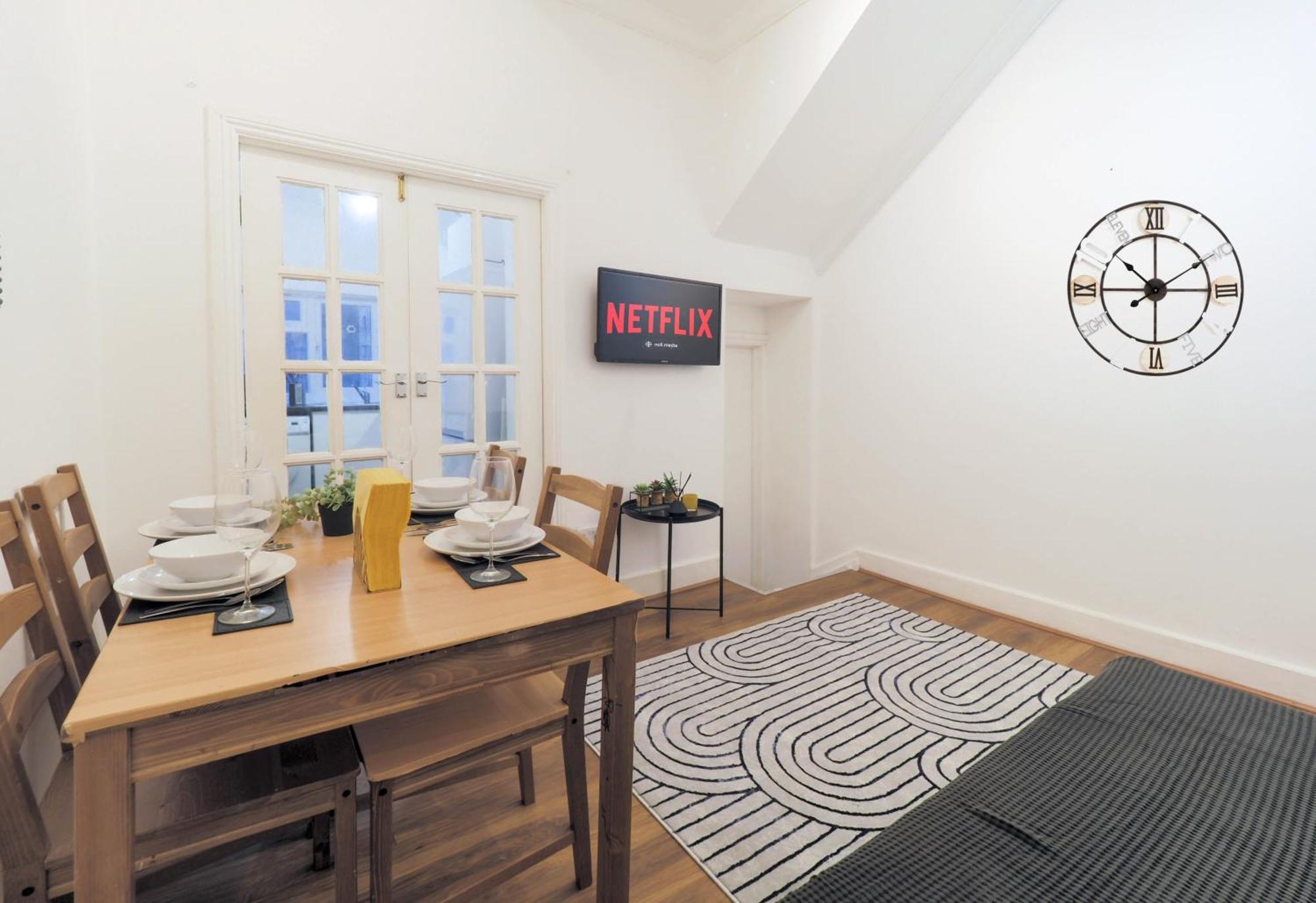 F1 Cozy 2 Bed Flat Opposite Olympia Sleeps 5 People Appartement