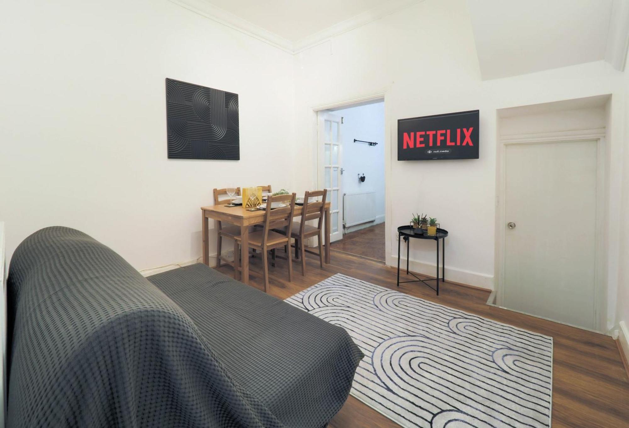 Appartement F1 Cozy 2 Bed Flat Opposite Olympia Sleeps 5 People