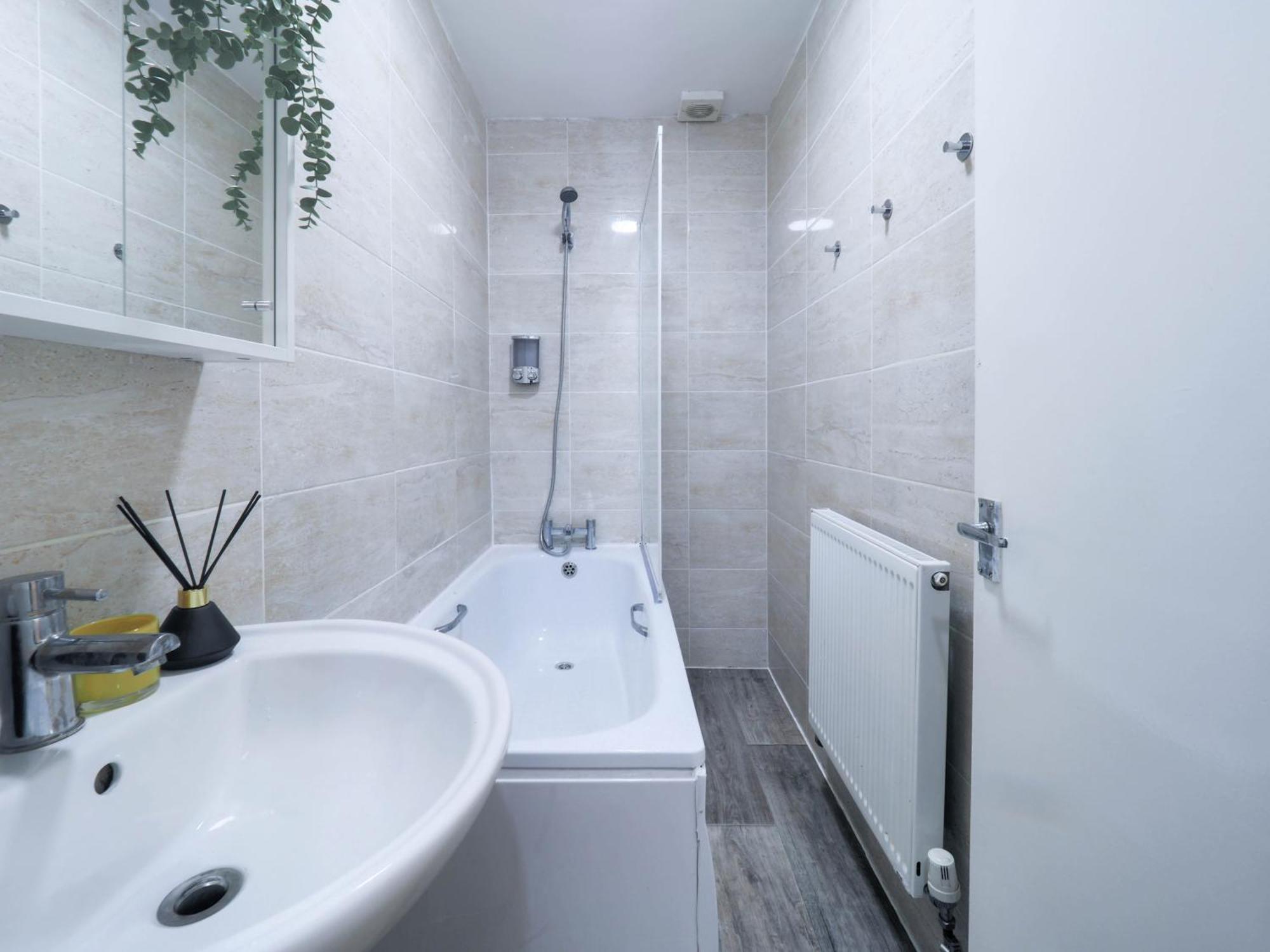 Appartement F1 Cozy 2 Bed Flat Opposite Olympia Sleeps 5 People