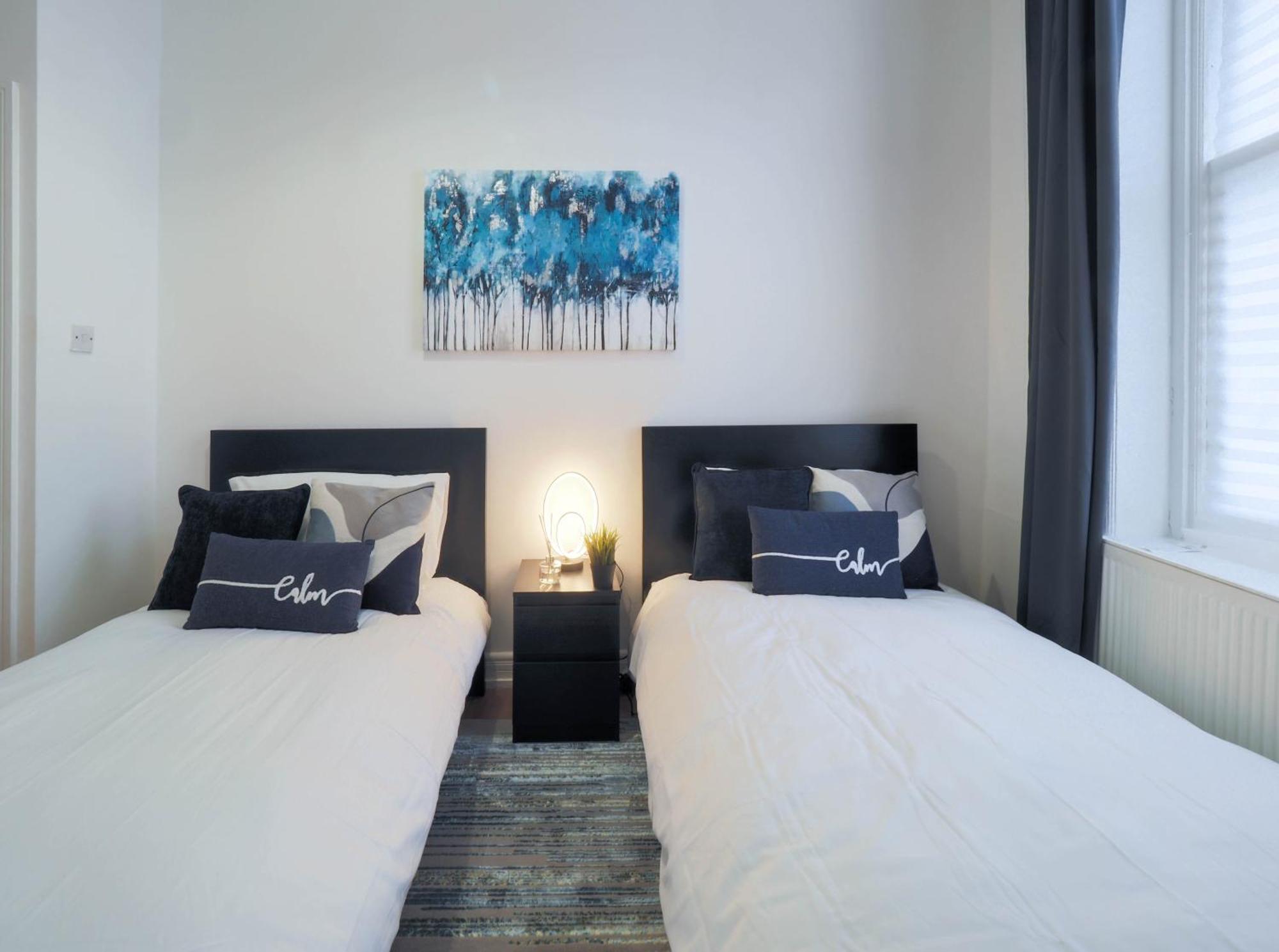 F1 Cozy 2 Bed Flat Opposite Olympia Sleeps 5 People Appartement *