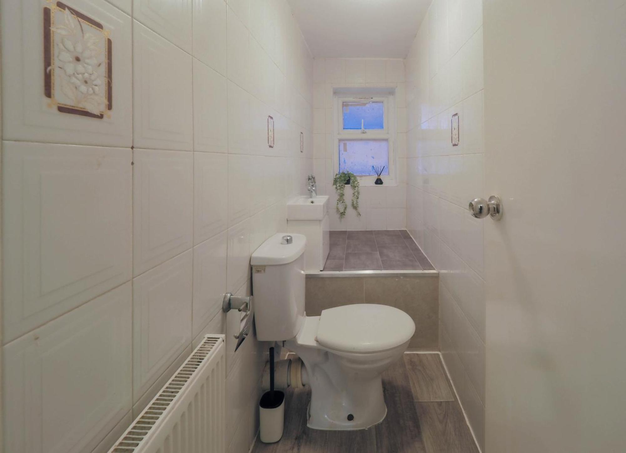 F1 Cozy 2 Bed Flat Opposite Olympia Sleeps 5 People