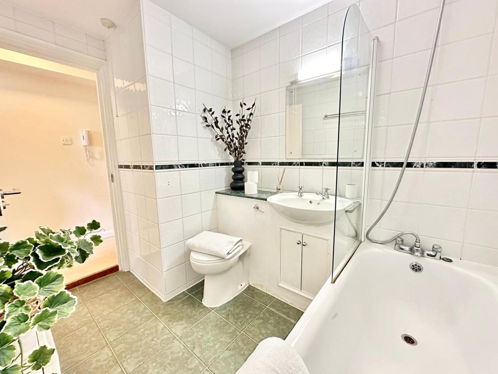 Apartment Central Beautiful Two Bedroom