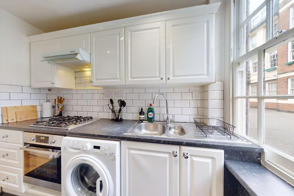 Beautiful 3 Bed Ground Floor - St John's Wood * Londres