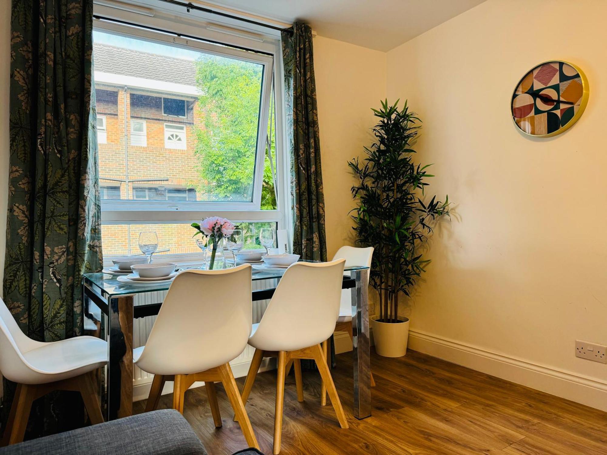 Earlsfield - Two Bedroom Flat Appartement *