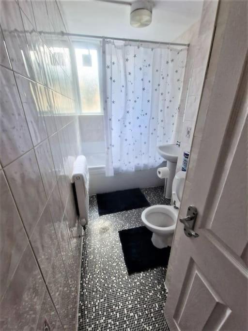 Zone 1, 3bedroom With A Garden Apartment London