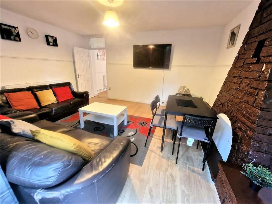 Apartment Zone 1, 3bedroom With A Garden *
