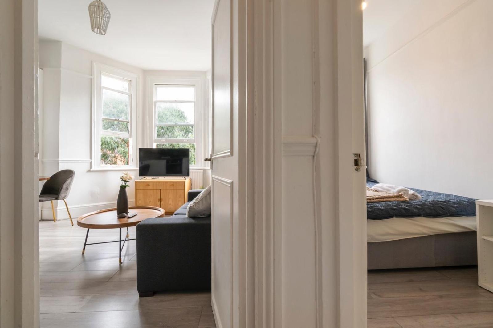 Apartamento 2 Bedroom Flat Sw9 -2min Walk From Brixton Station, Free Off Road Parking