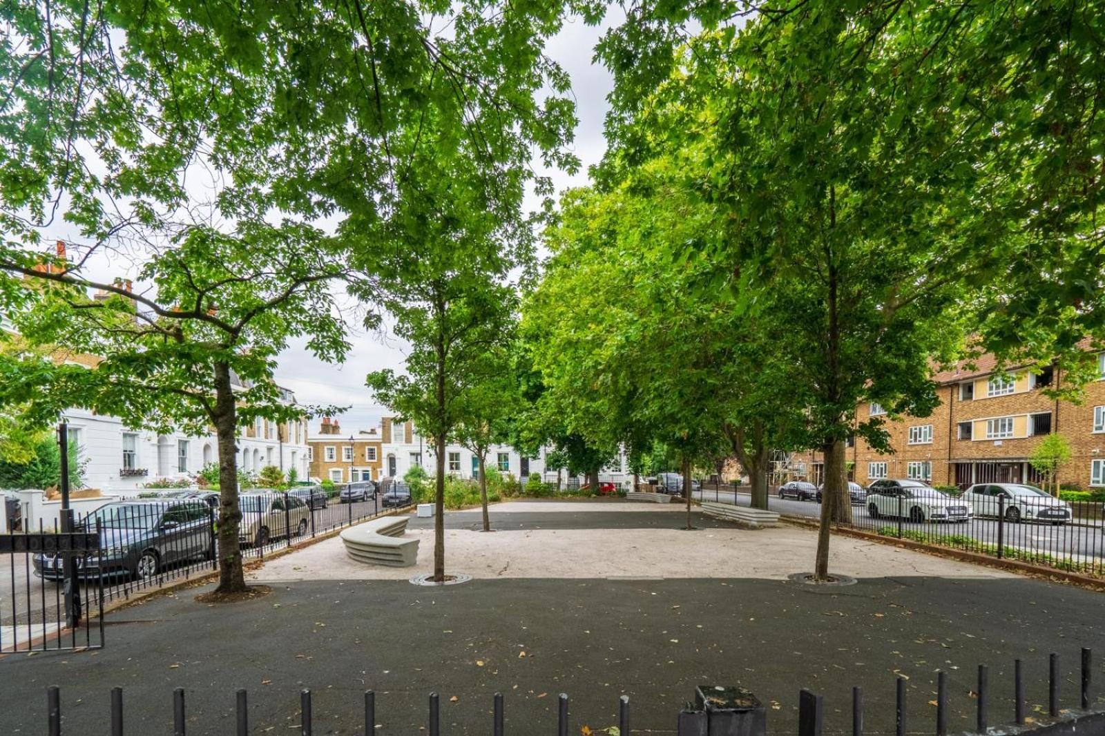 2 Bedroom Flat Sw9 -2min Walk From Brixton Station, Free Off Road Parking * Londres