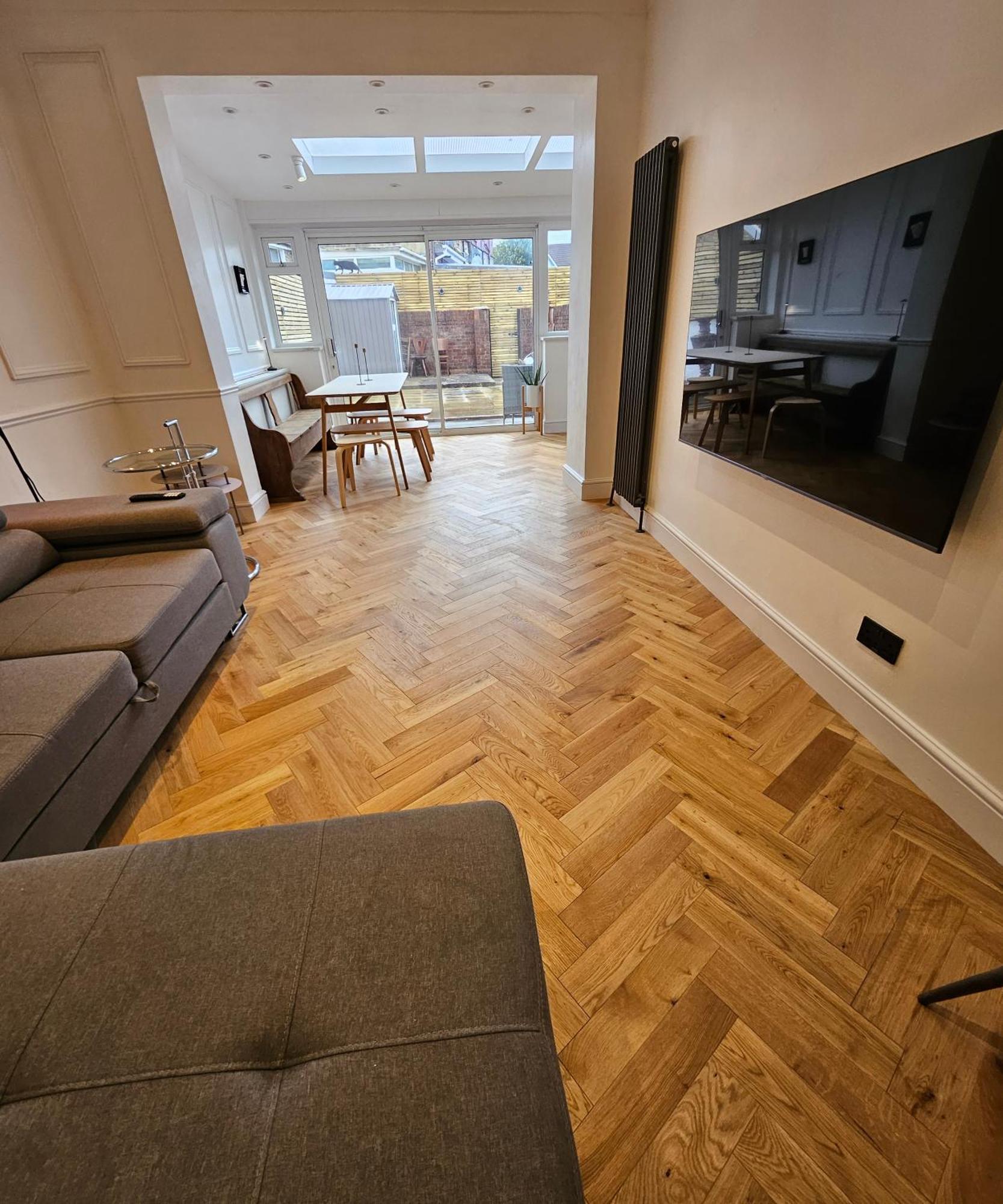 Wembley Lovely 6 Bed House Sleeps Up To 14