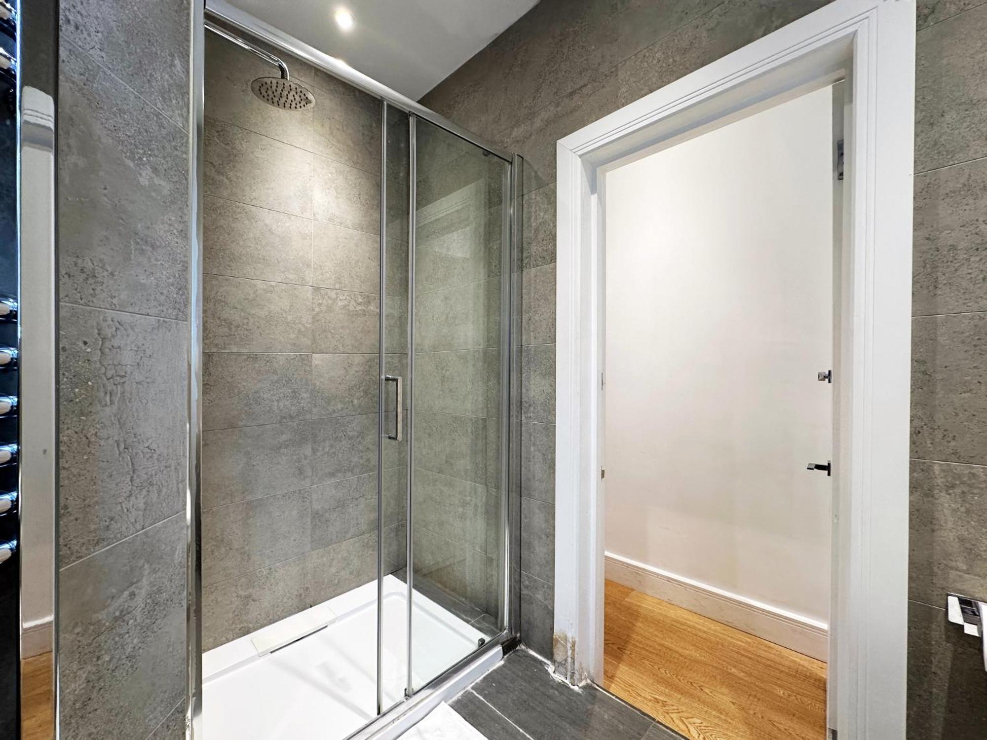 Theo's 2 Bedroom In Londres
