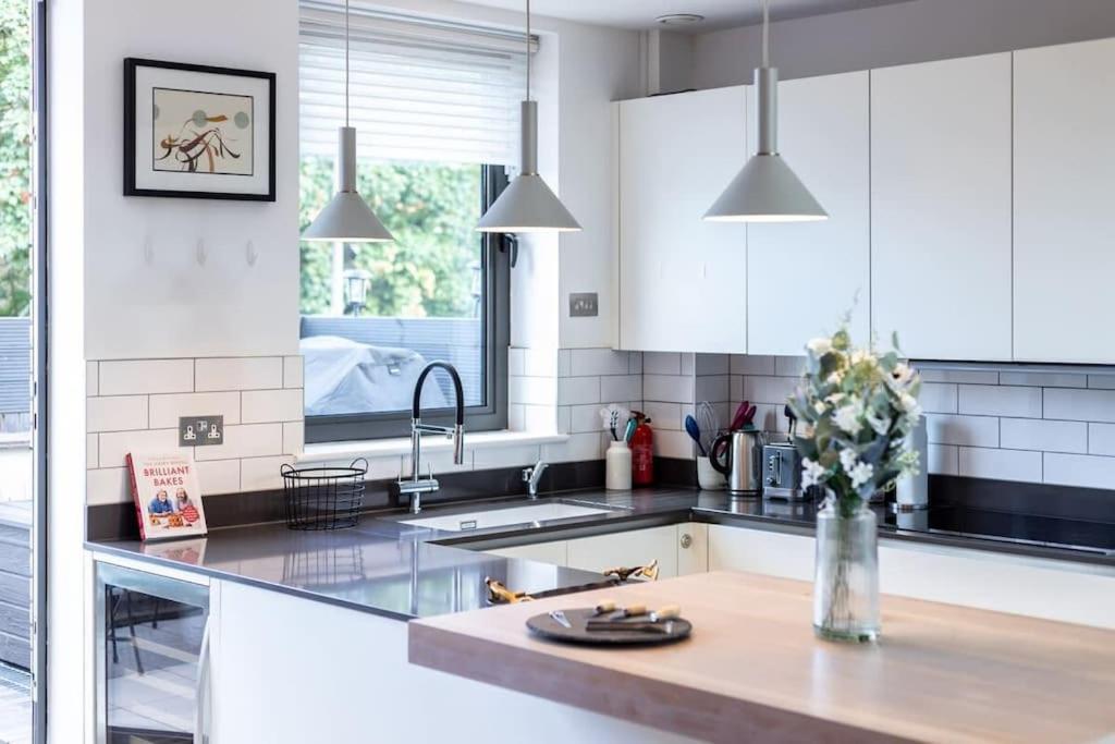 Stylishly Designed 4 Bedroom * Londres