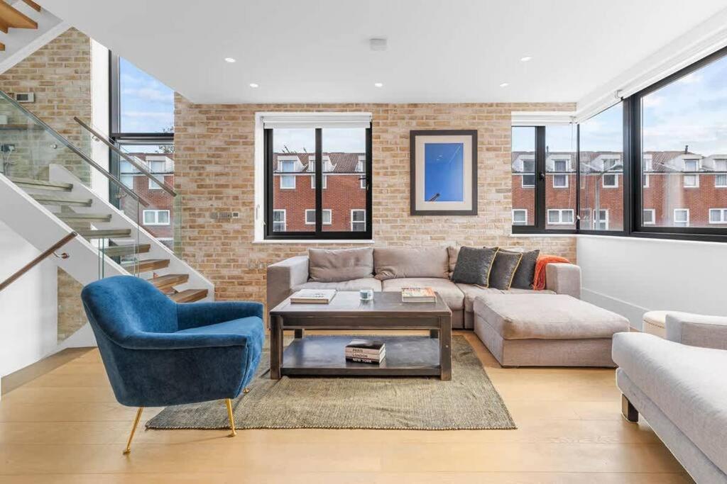 Stylishly Designed 4 Bedroom Appartement Londres