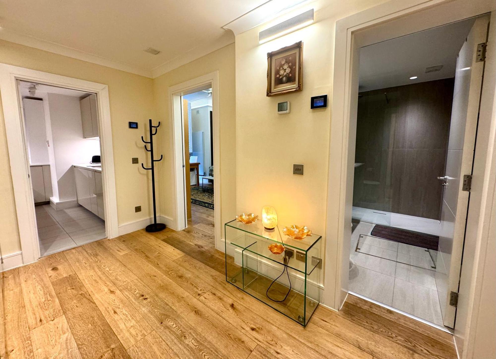 2 Bedroom In South Kensington By Wild Apartamento