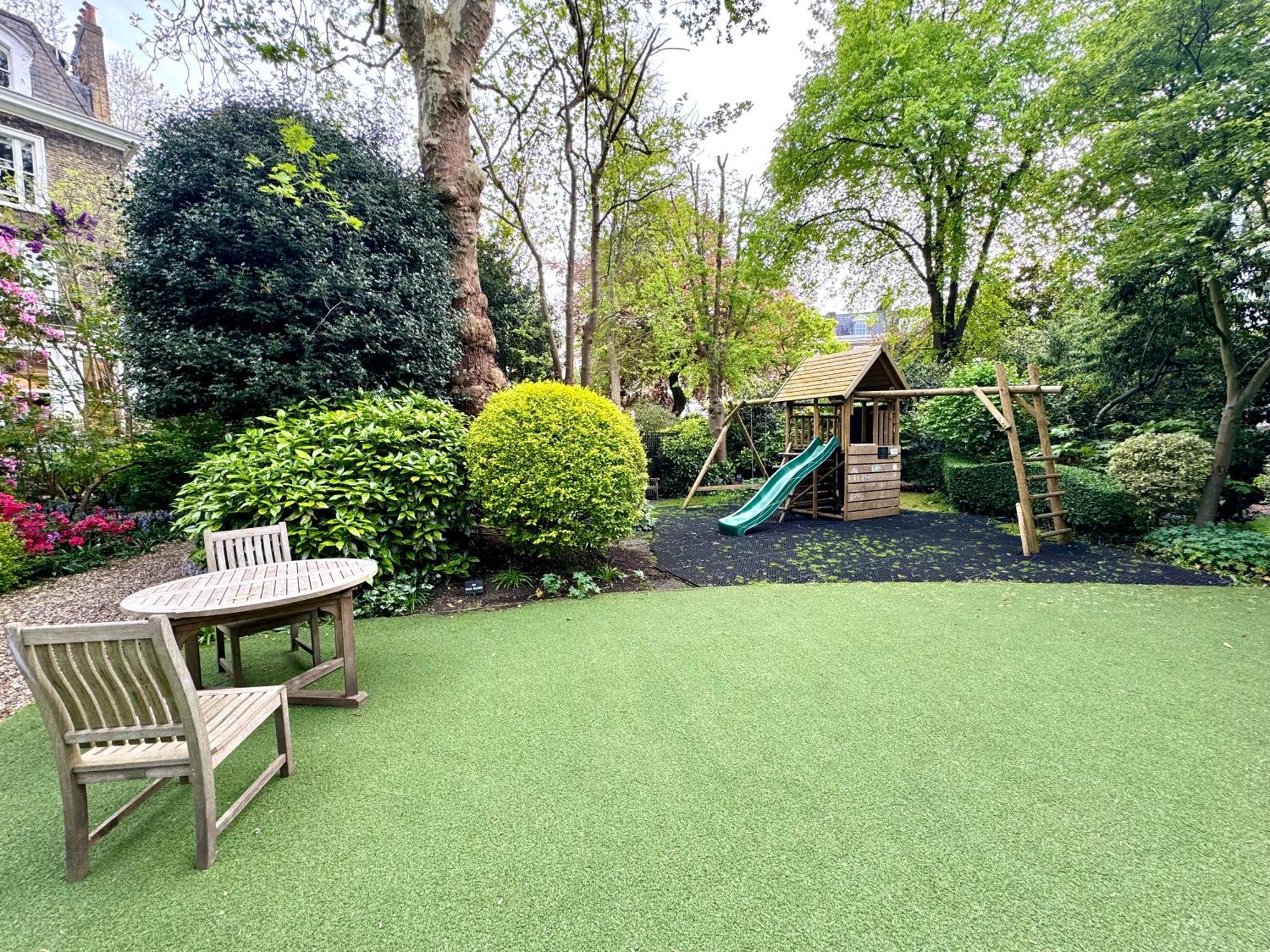 2 Bedroom In South Kensington By Wild