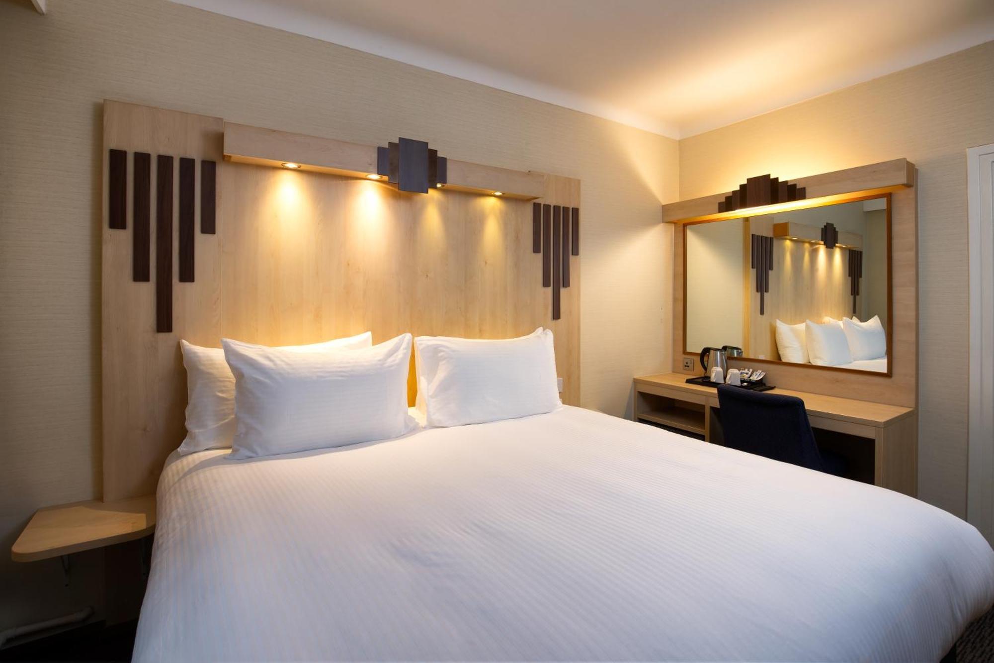 Tavistock 3* London