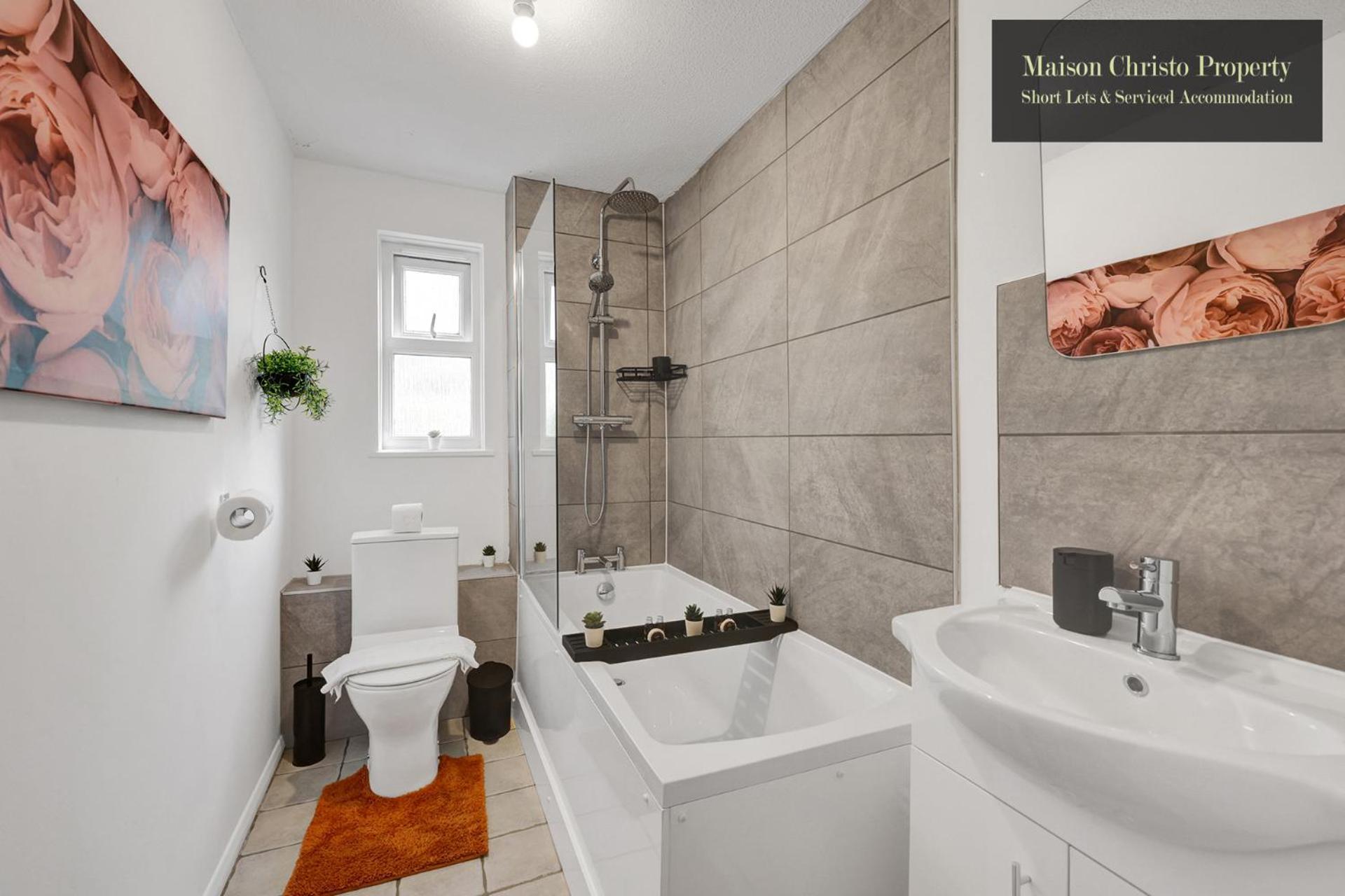Weekly Or Monthly Stays, London, Stepney Green, 2bedroom Apt, Sleeps 6, Servcied By Maison Christo Short Lets & Serviced Accomdation Londres