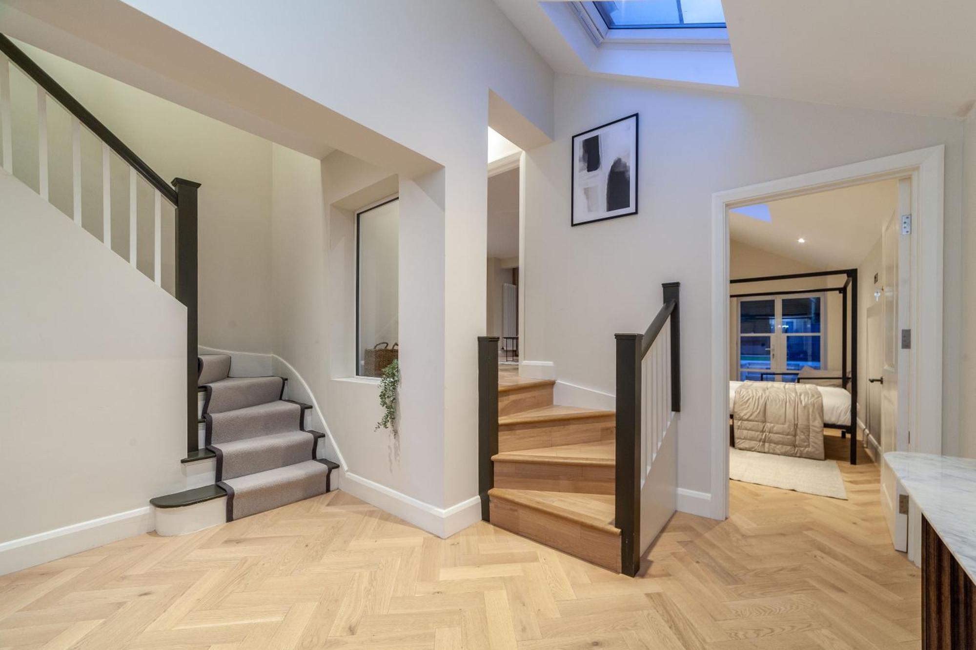 Stunning Available In Luxury House Londres