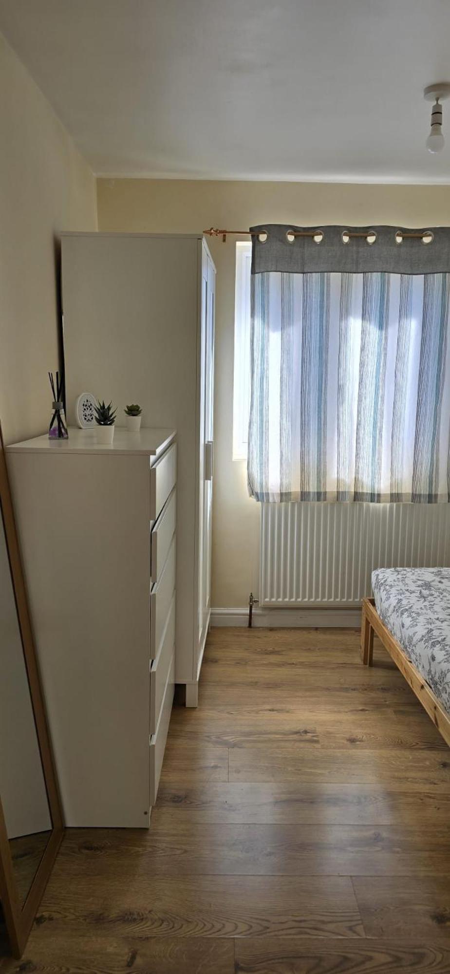 Private Near Hither Station Albergue Londres