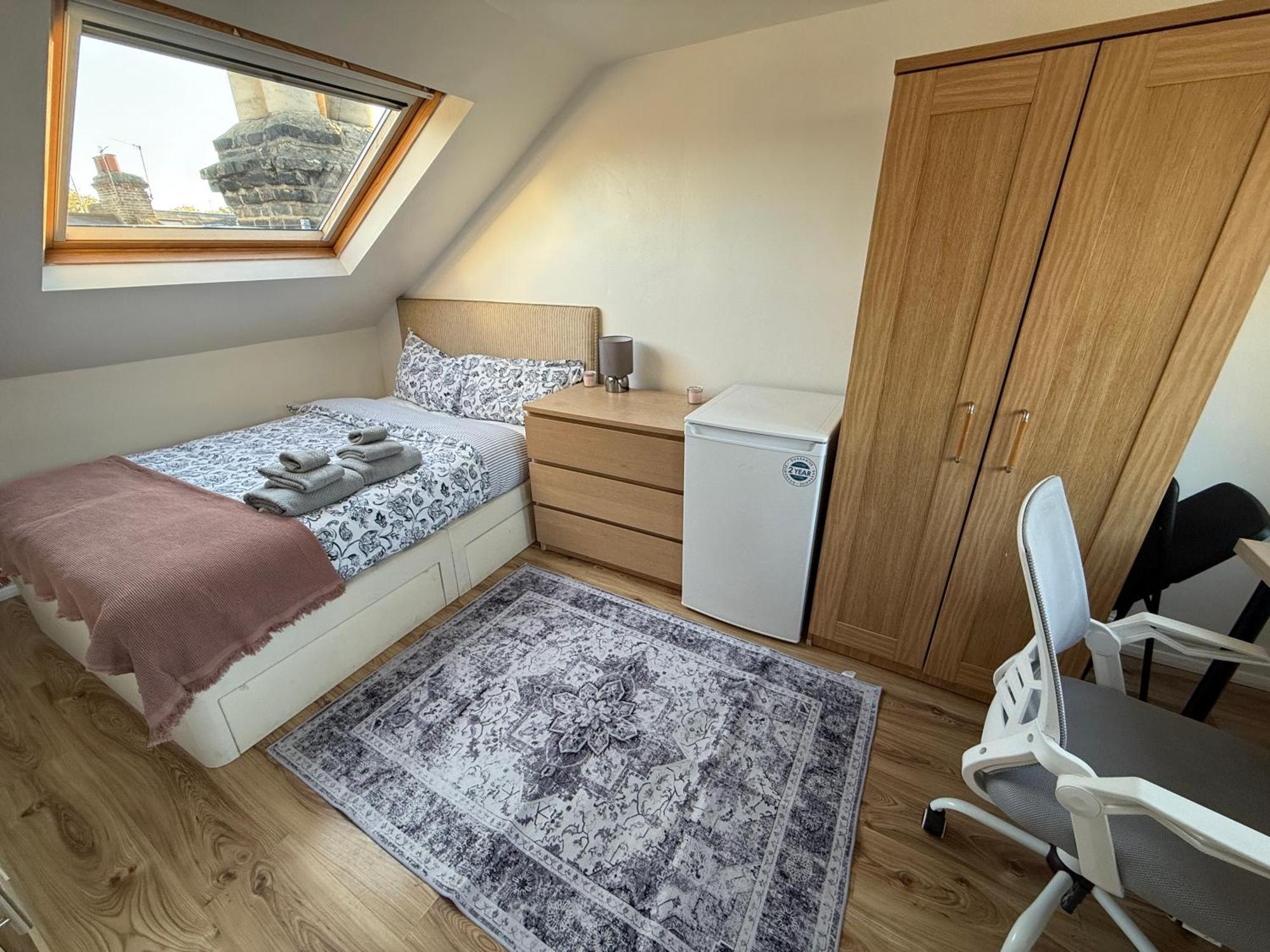 Room, View And Great Price In Hammersmith Privatunterkunft London