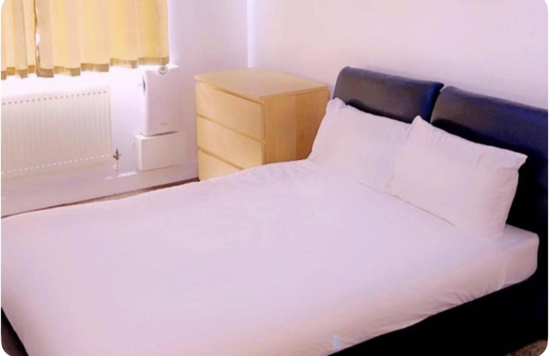 4 Guests - Petok - Parking - 35Min Central London Appartement