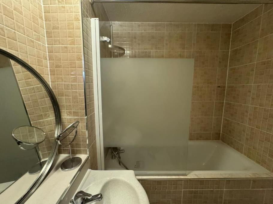 Tks Modern 1bed Flat, Londres