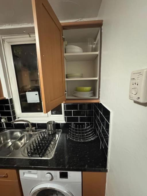 Tks Modern 1bed Flat,
