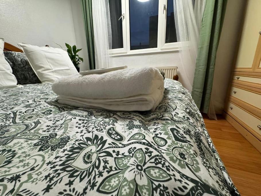 Tks Modern 1bed Flat,