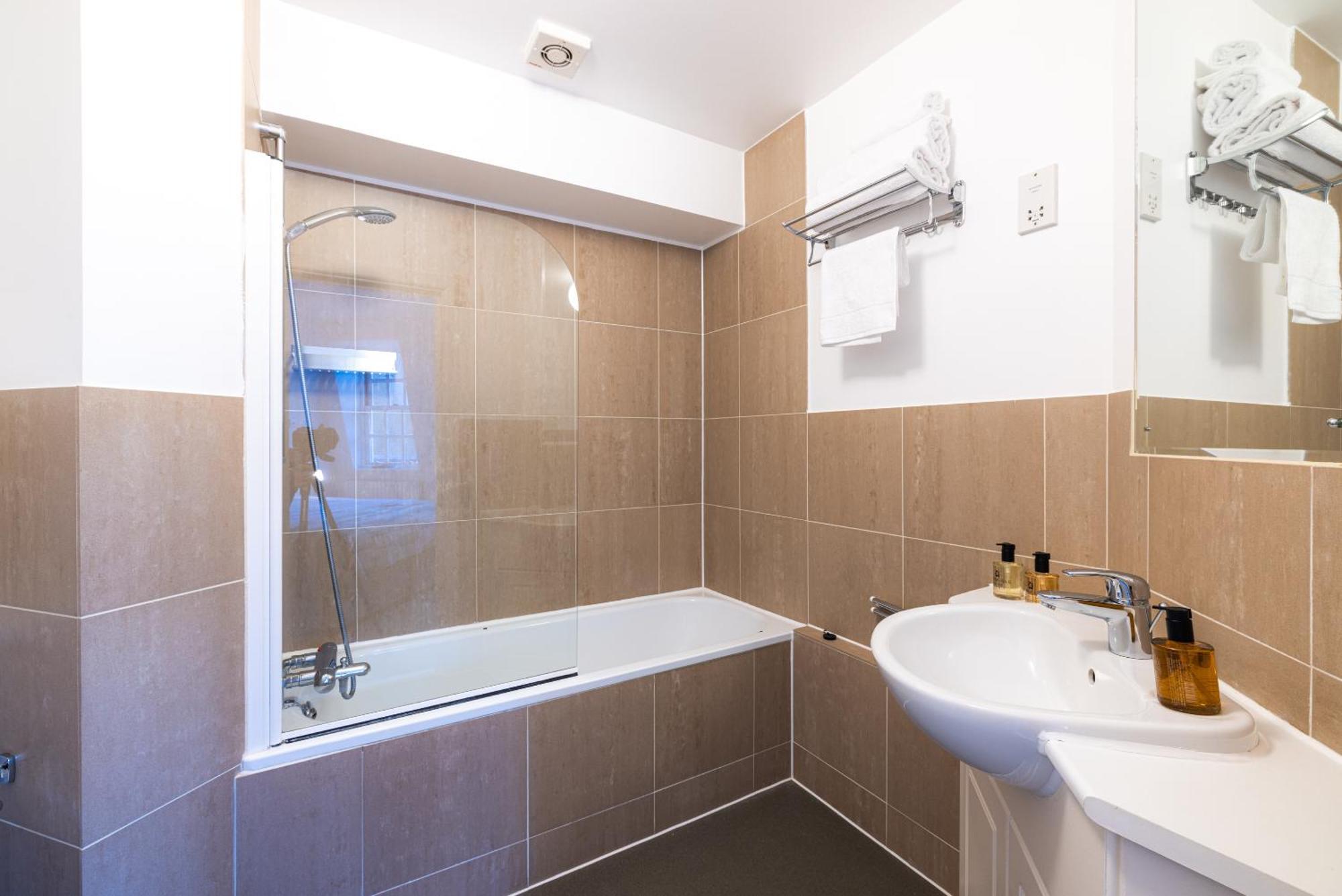 The Regency - Serviced Apartment London