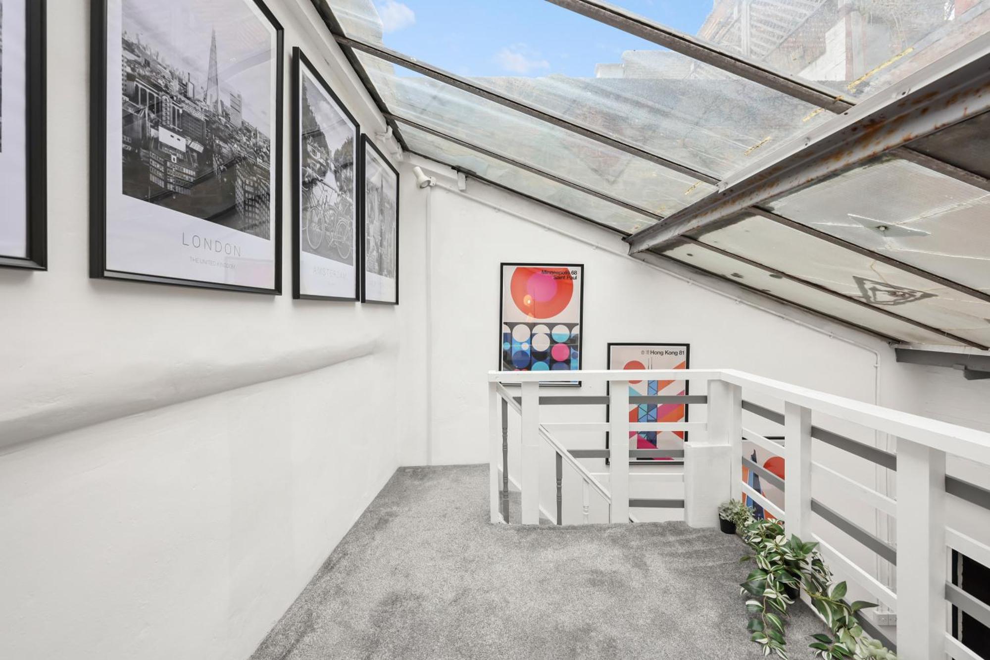 Centrally Located Spacious Three Bedroom Short Term & Flexible Renting Hackney With Free Wifi Appartement Londres