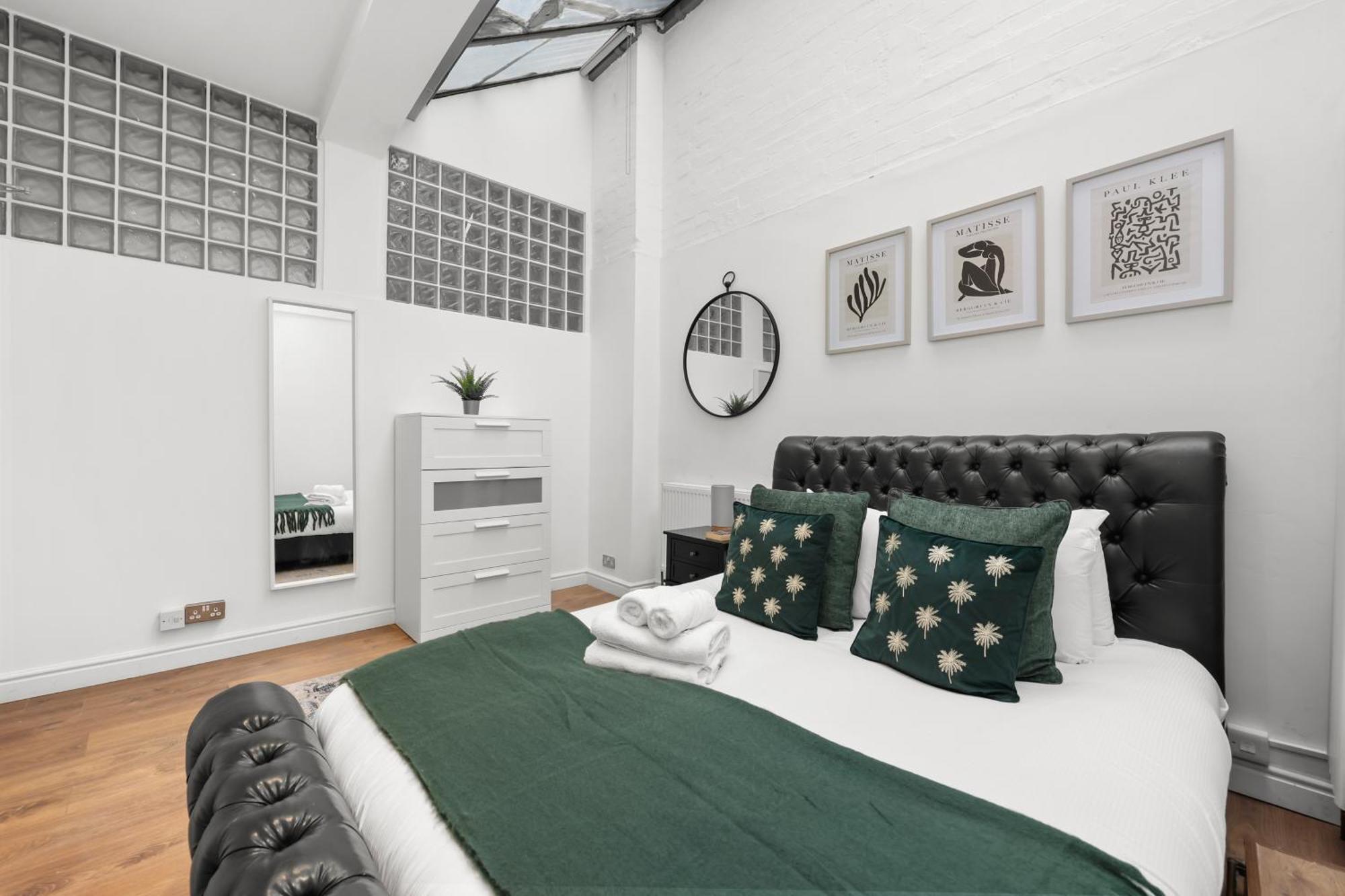 Appartement Centrally Located Spacious Three Bedroom Short Term & Flexible Renting Hackney With Free Wifi Londres