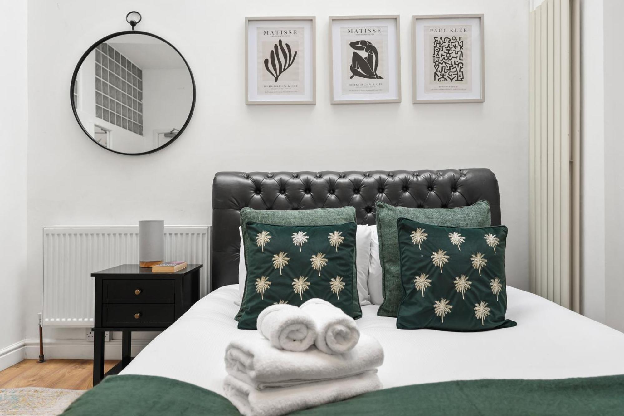 Appartement Centrally Located Spacious Three Bedroom Short Term & Flexible Renting Hackney With Free Wifi