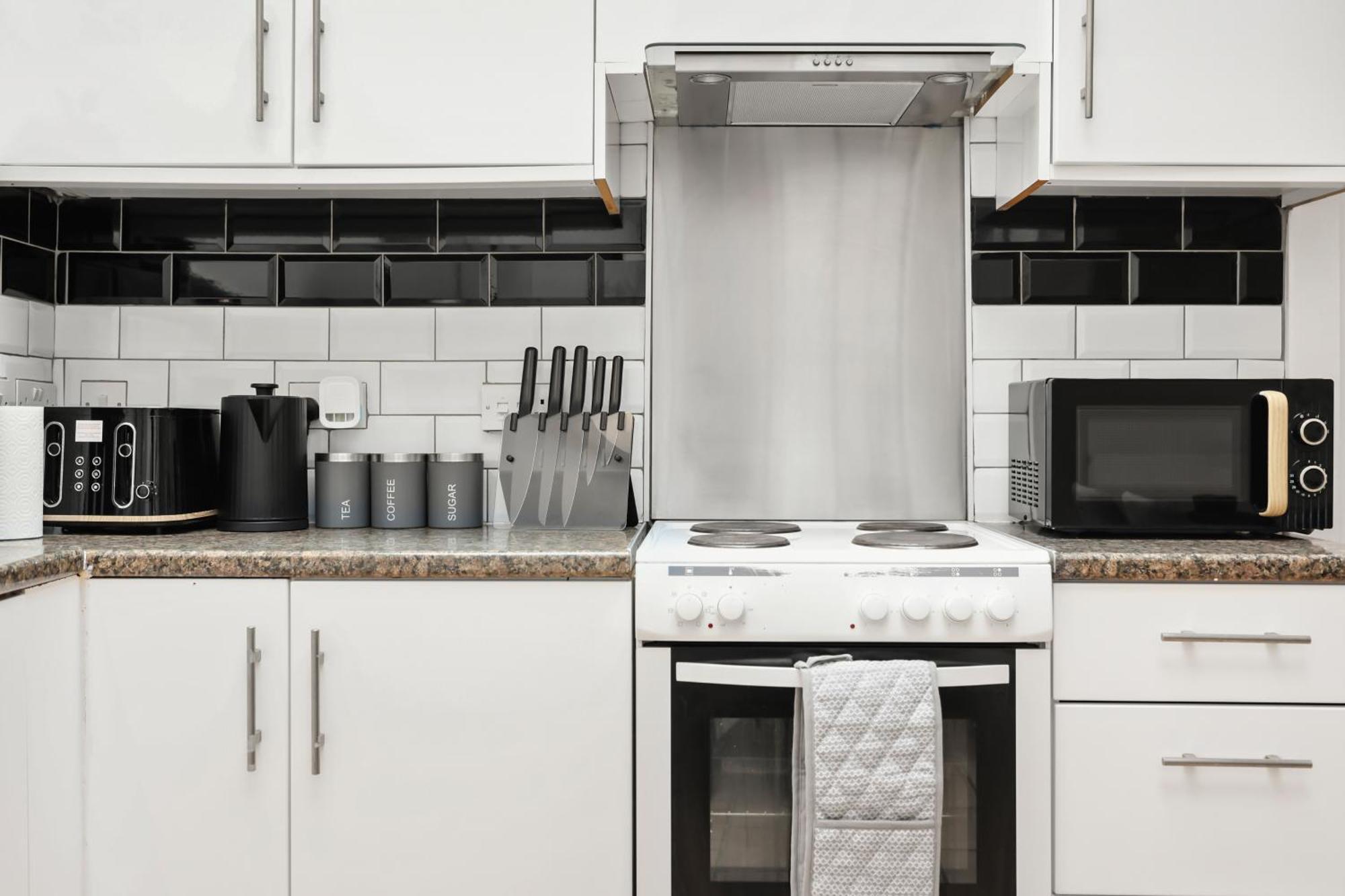 Appartement Centrally Located Spacious Three Bedroom Short Term & Flexible Renting Hackney With Free Wifi *