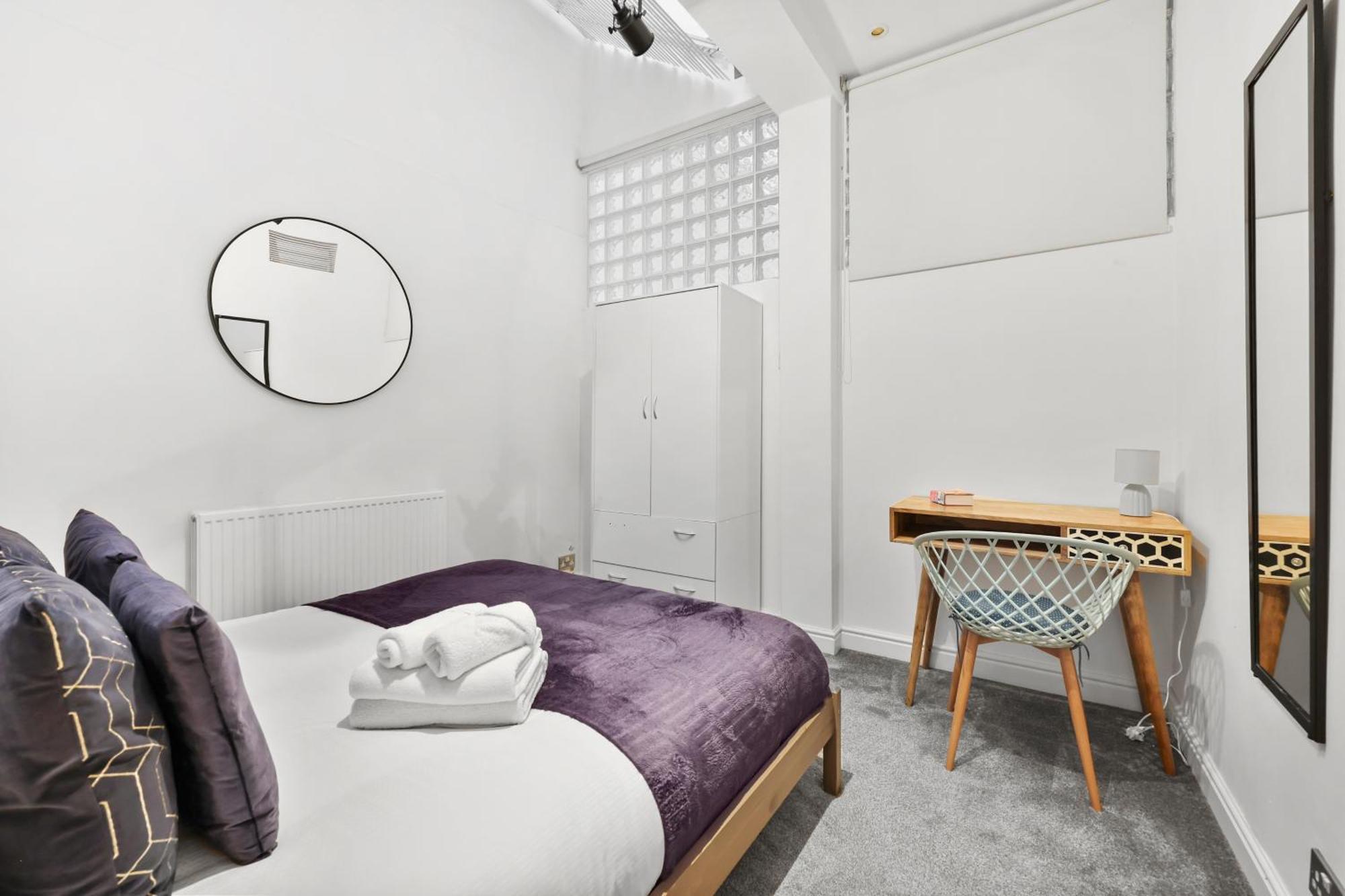 Centrally Located Spacious Three Bedroom Short Term & Flexible Renting Hackney With Free Wifi Appartement Londres