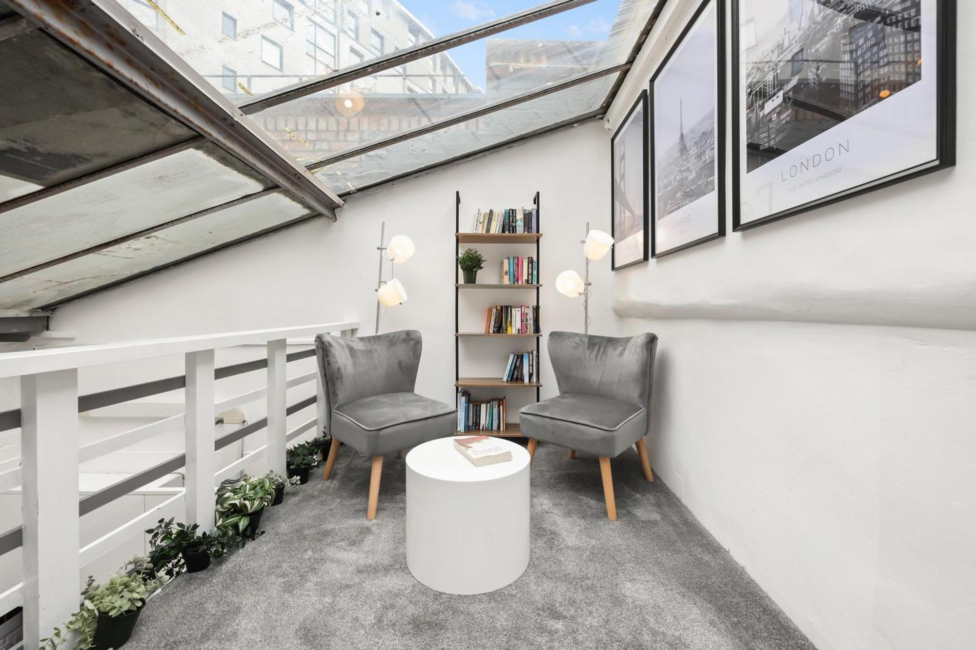 Centrally Located Spacious Three Bedroom Short Term & Flexible Renting Hackney With Free Wifi Londres