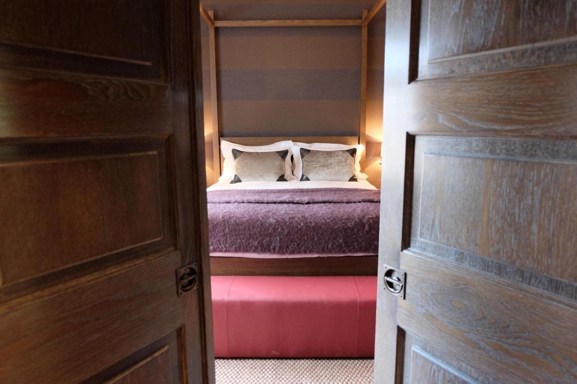 Cadogan Square Luxury 2 Bedroom Apartmentii *