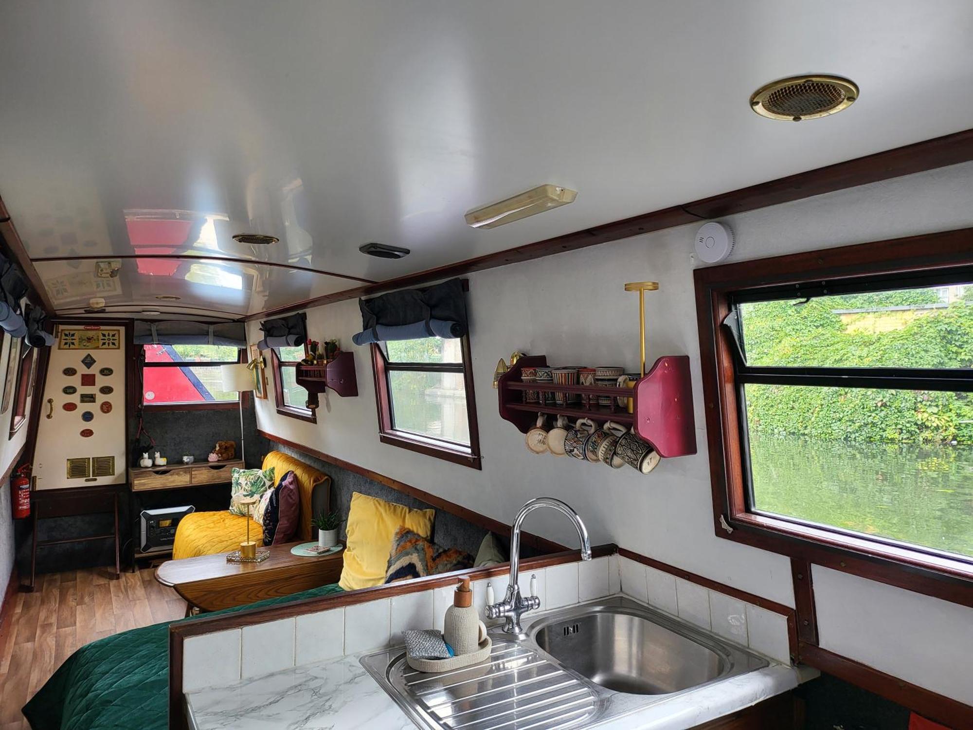 Comfy Canal Boat In Little Venice For Family & Friends Londres