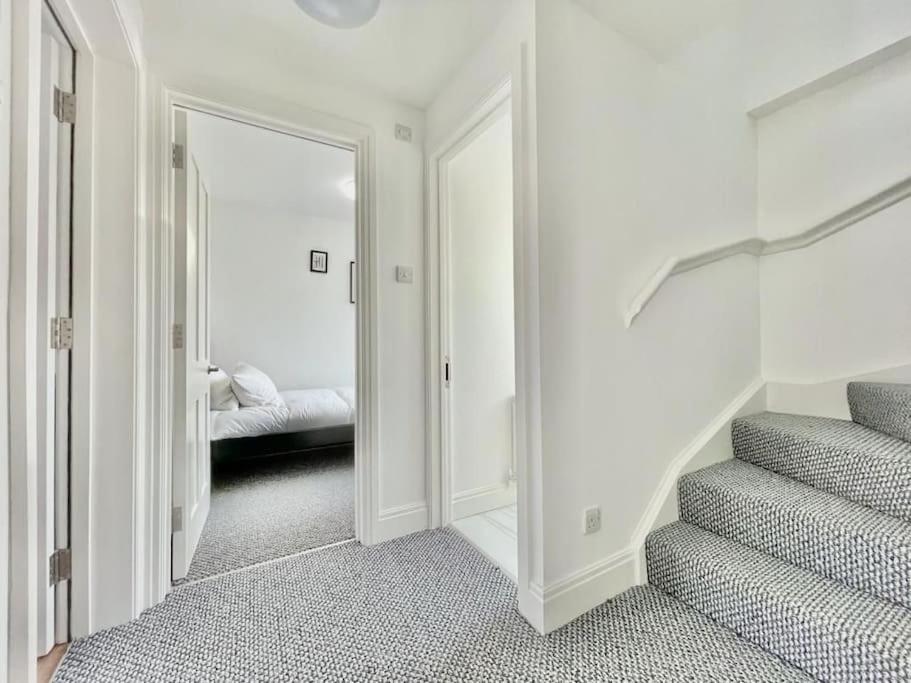 Amazing Spacious 2 Bed Appartement