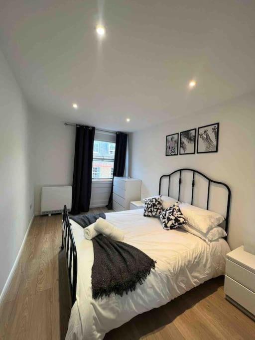 Explore From The Heart Of Soho Apartamento Londres